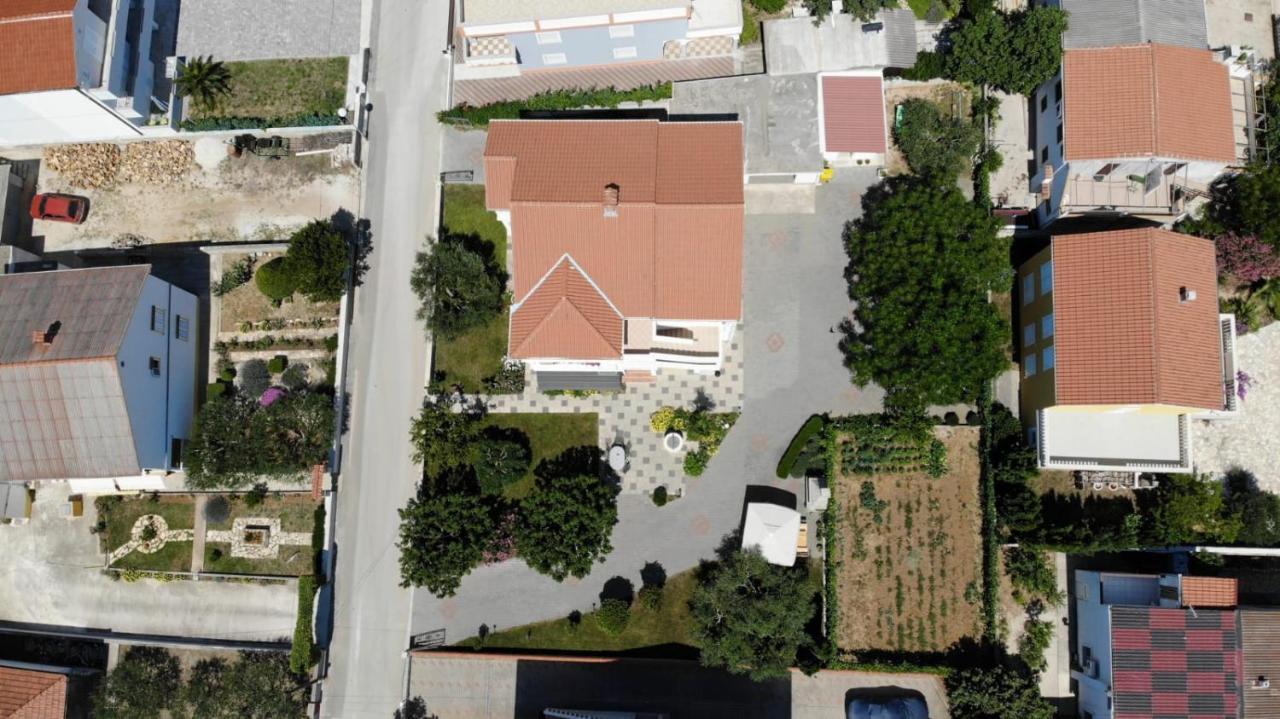 Apartmani Sanja Vrsi Exterior photo