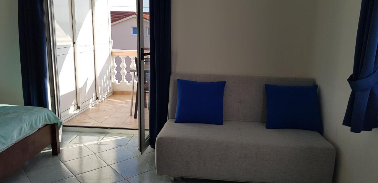 Apartmani Sanja Vrsi Exterior photo