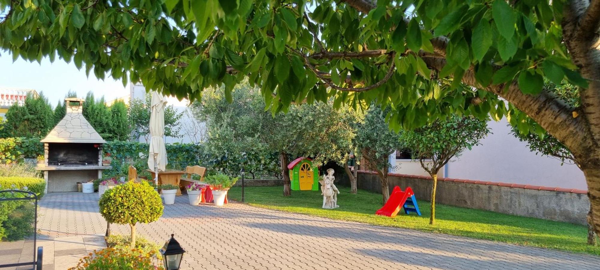 Apartmani Sanja Vrsi Exterior photo
