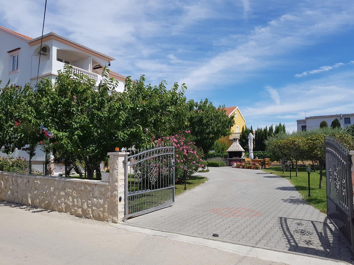 Apartmani Sanja Vrsi Exterior photo