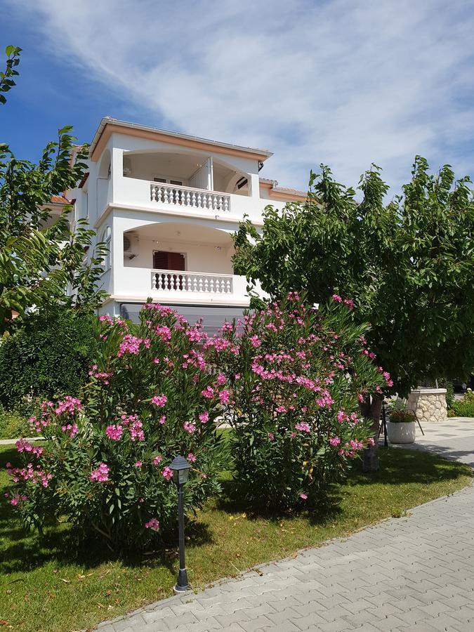 Apartmani Sanja Vrsi Exterior photo