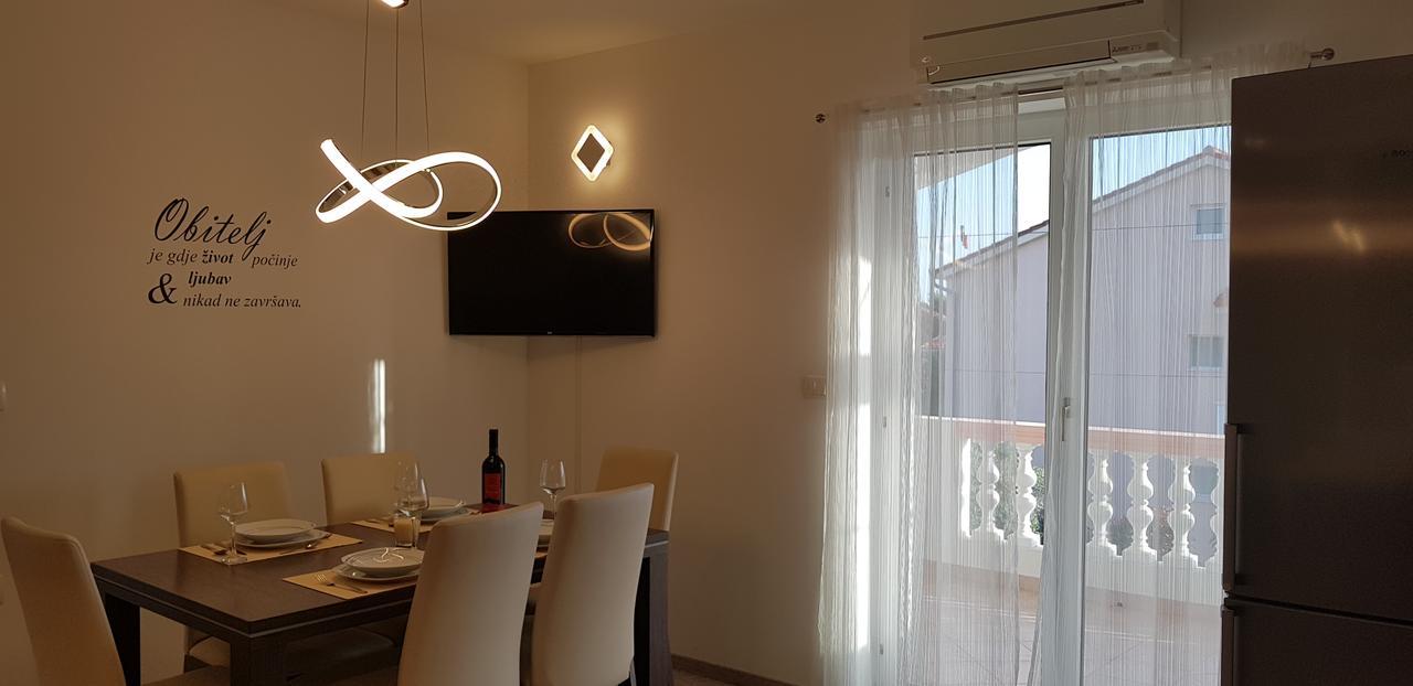Apartmani Sanja Vrsi Exterior photo