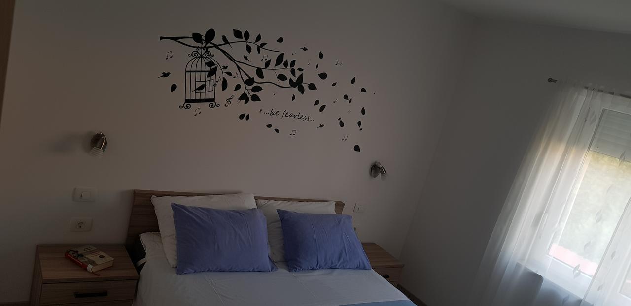 Apartmani Sanja Vrsi Exterior photo