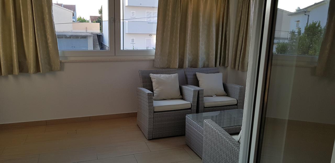 Apartmani Sanja Vrsi Exterior photo