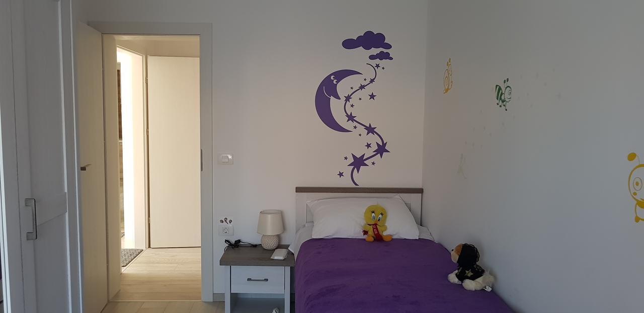 Apartmani Sanja Vrsi Exterior photo